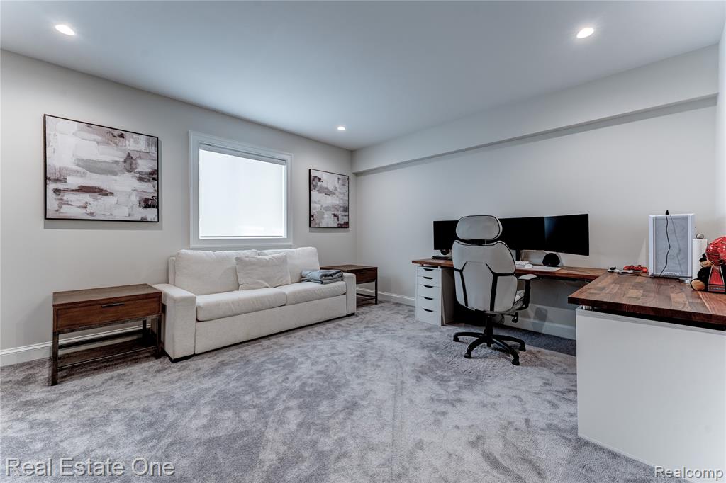 3370 Bloomcrest Drive, Bloomfield Hills, MI, 48304