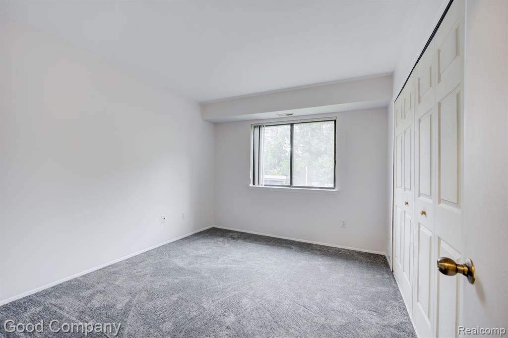 30056 W 12 MILE Road, 79, Farmington Hills, MI 48334 — Photo 29