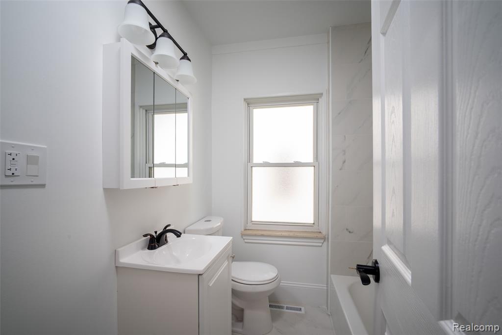 543 E Saratoga Street, Ferndale, MI 48220 — Photo 17
