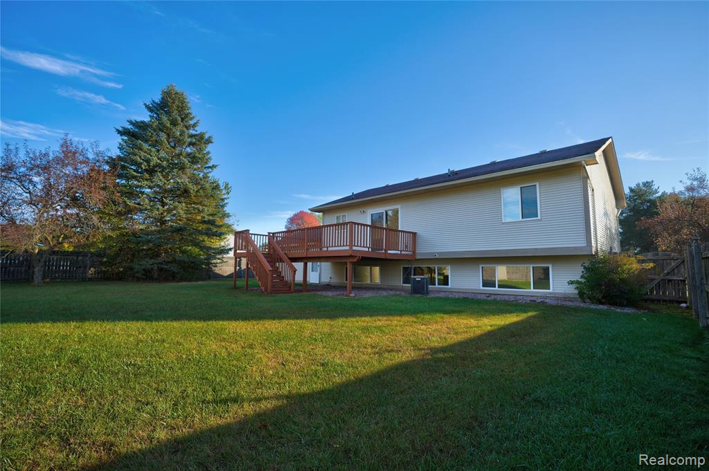 6068 Hearthside Place, Grand Blanc, MI 48439 — Photo 9