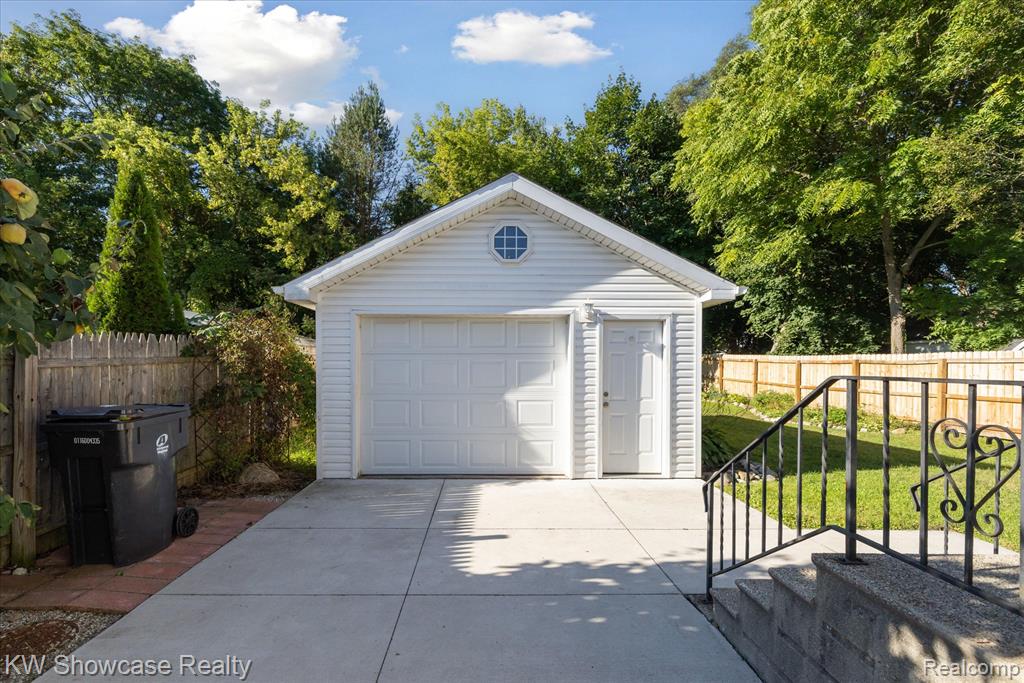603 W Clinton Street, Howell, MI 48843 — Photo 22