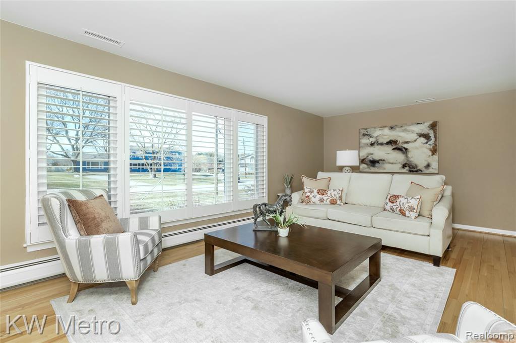 5897 Sutters Lane, Bloomfield Hills, MI 48301 — Photo 12