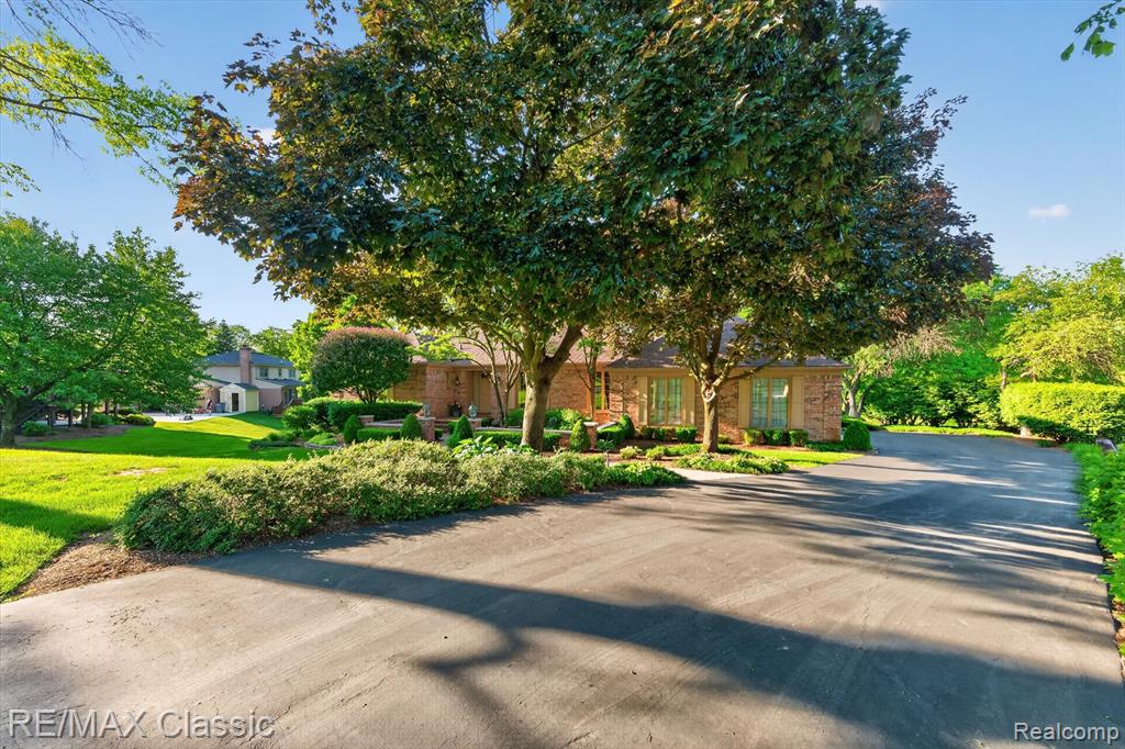 12648 Portsmouth Court, Plymouth, MI 48170 — Photo 4