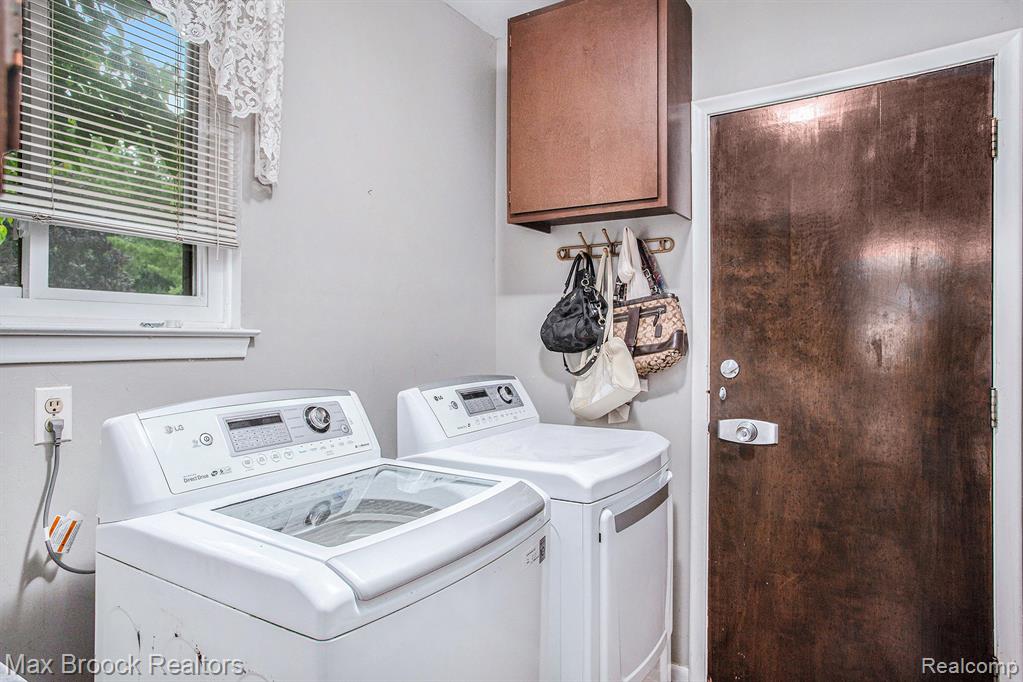 5622 Powder Horn Drive, West Bloomfield, MI — Photo 21
