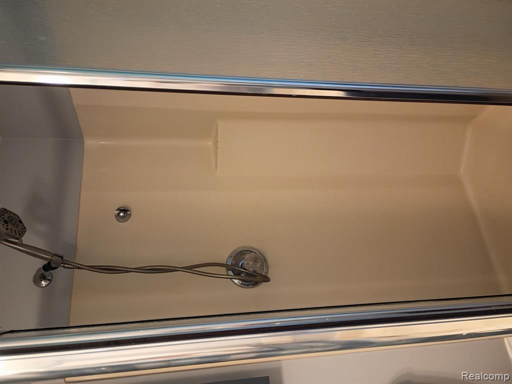 9766 Amanda Drive, Fowlerville, MI 48836 — Photo 18