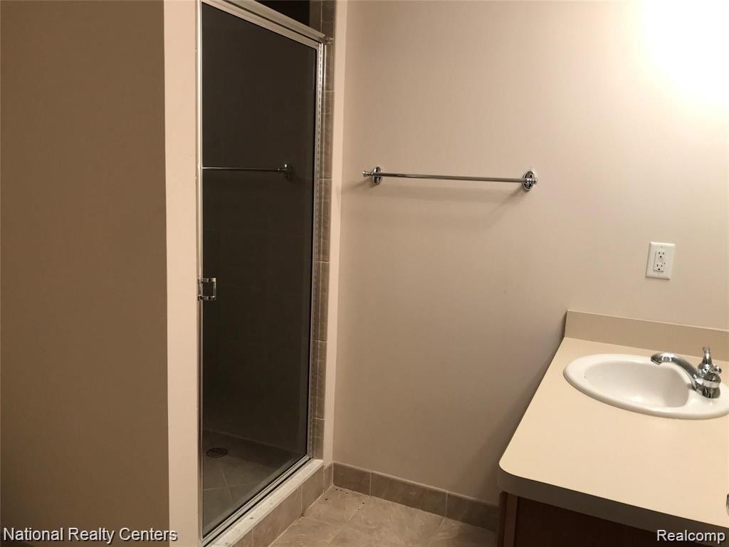 41876 YEATS Drive, Novi, MI — Photo 24