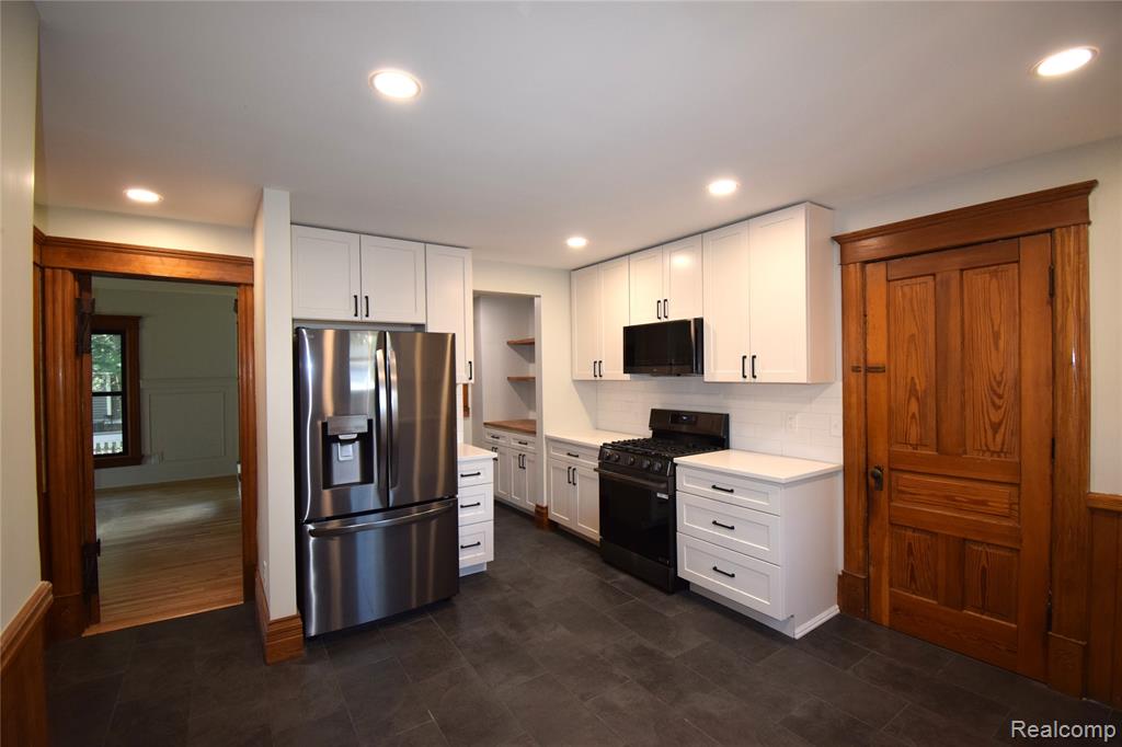 45669 Cass Avenue, Utica, MI 48317 — Photo 6