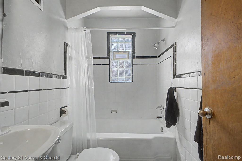 20141 Bramford Street, Detroit, MI 48234 — Photo 17