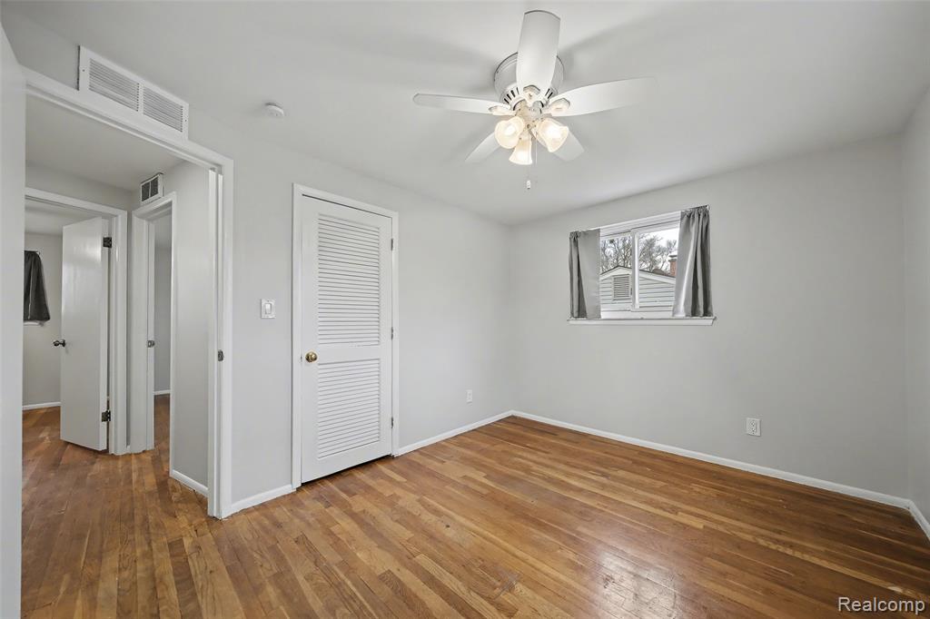 9228 Mueller Street, Taylor, MI 48180 — Photo 13
