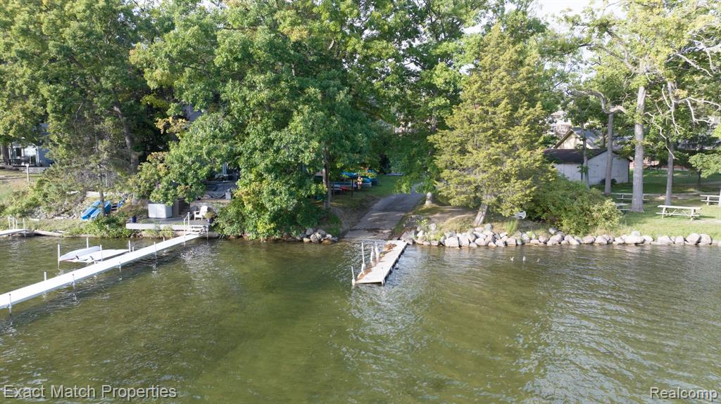 6735 BUCKLAND Avenue, West Bloomfield, MI 48324 — Photo 41