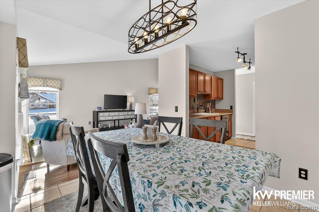 5962 Augusta Lane, Grand Blanc, MI 48439 — Photo 9