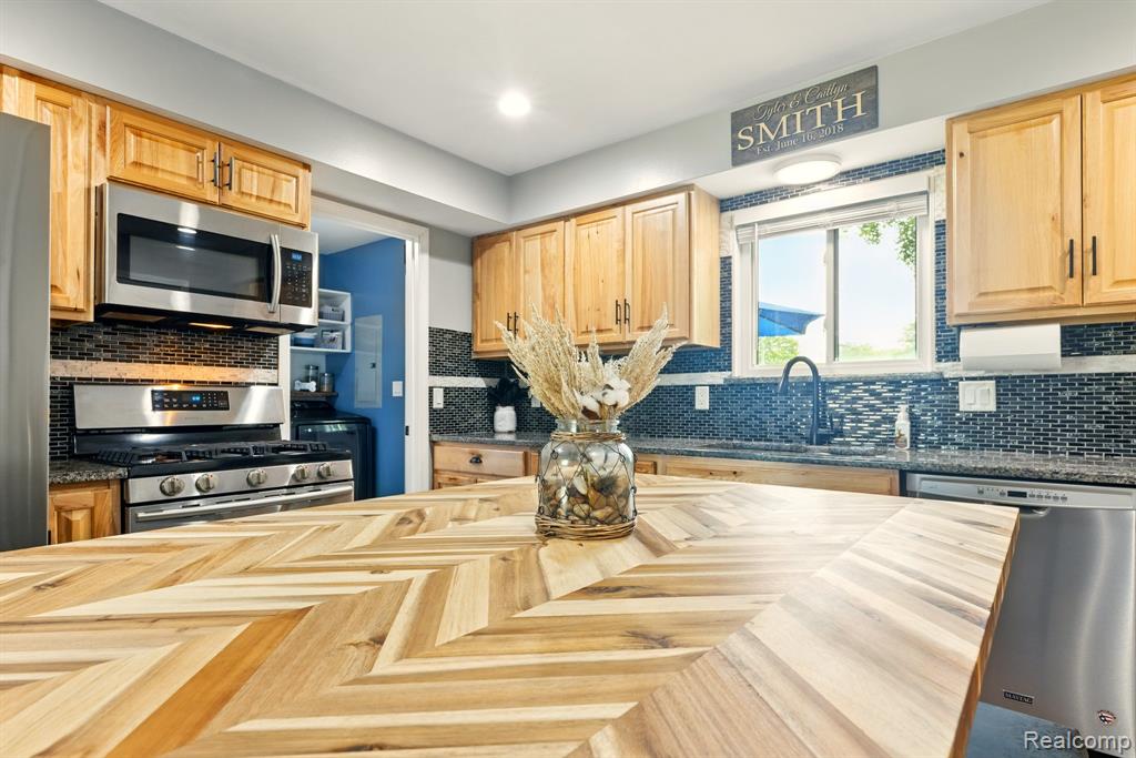 50536 Ryan Road, Shelby Twp, MI 48317 — Photo 5
