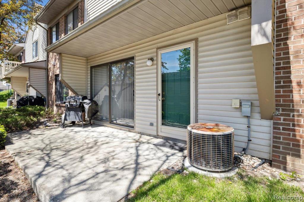 407 WATER TOWER Circle, Brighton, MI 48116 — Photo 2