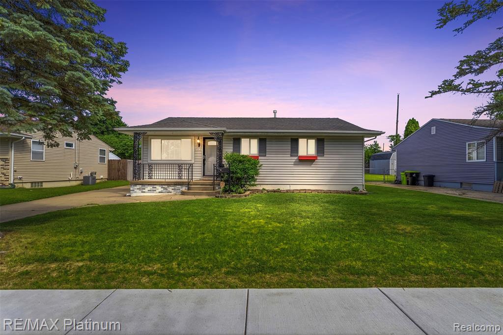 5354 Don Shenk Drive, Swartz Creek, MI 48473 — front exterior