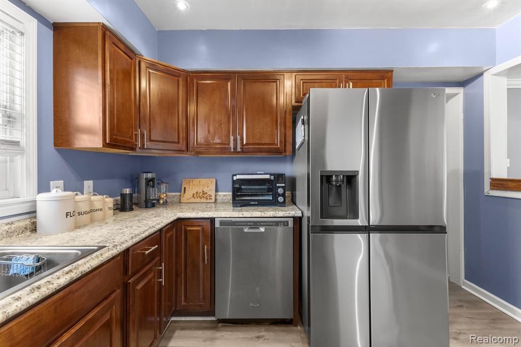 823 NEW YORK Avenue, Lincoln Park, MI 48146 — Photo 27