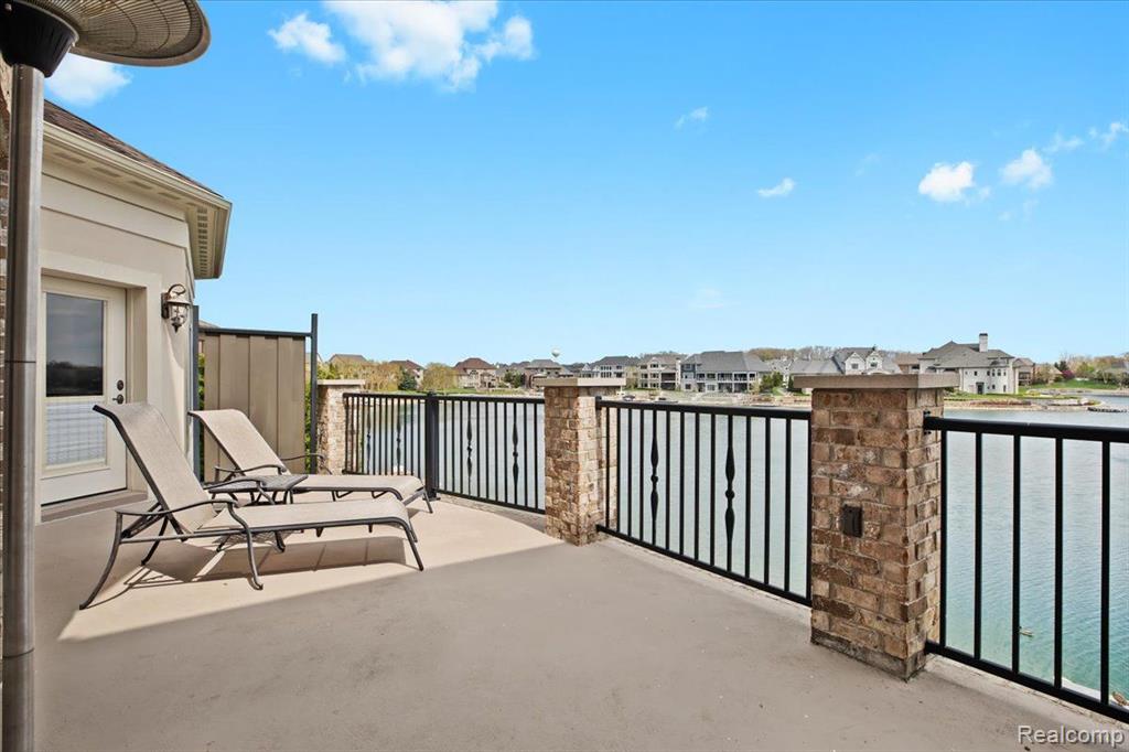 8393 BOULDER SHORES Drive, South Lyon, MI 48178 — Photo 16