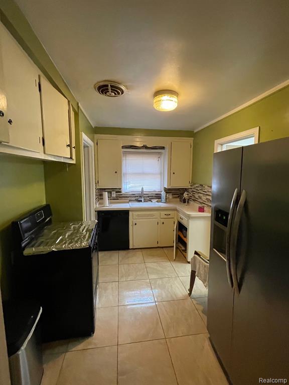 8655 RIVERDALE Street, Dearborn Heights, MI 48127 — Photo 5