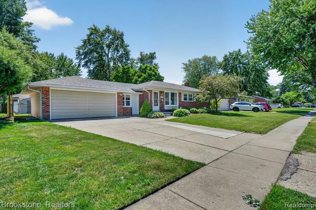 23784 Linne Street, Clinton Twp, MI 48035 — Photo 2
