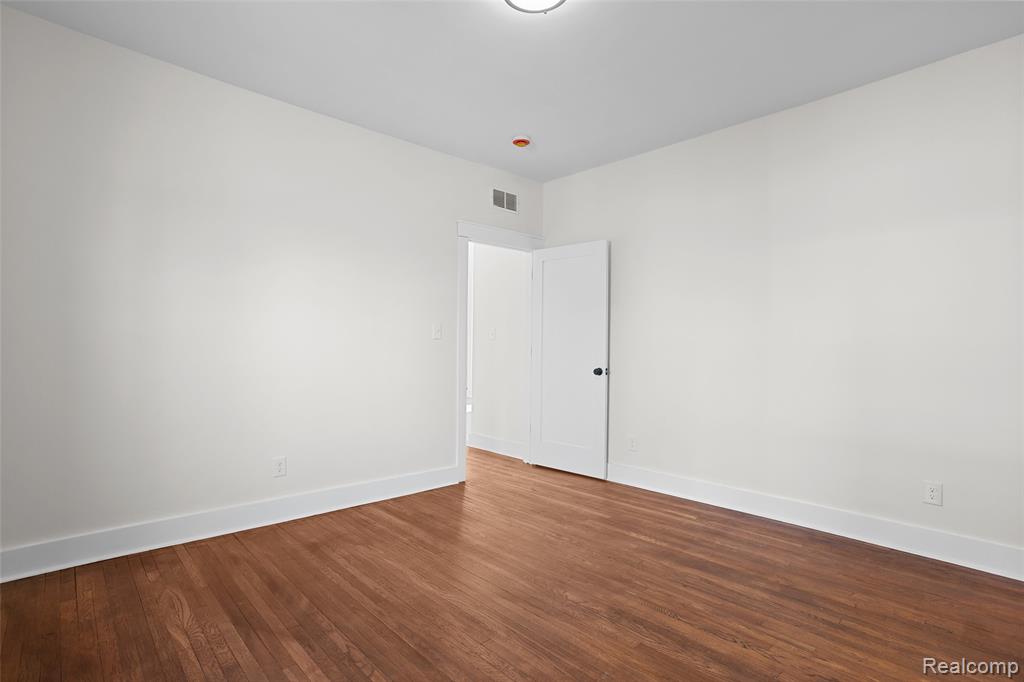 900 Hazelwood Street, Detroit, MI 48202 — Photo 18