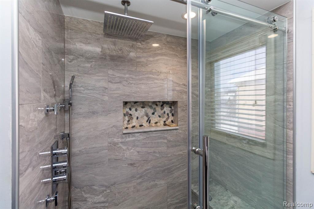 49683 Yale Drive, Macomb, MI 48044 — Photo 33