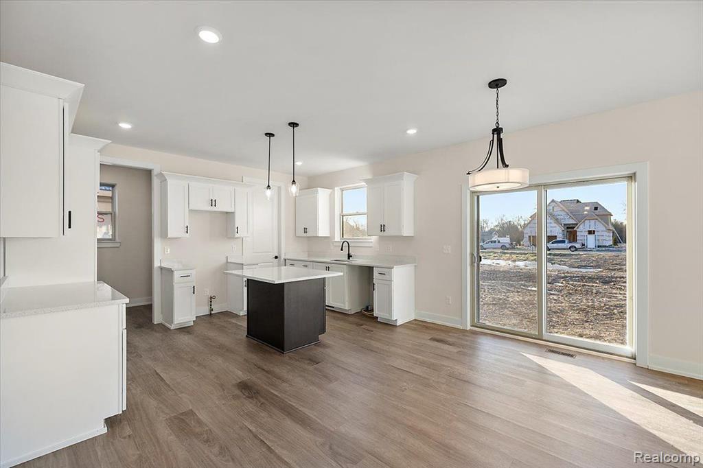 4060 Blossom Drive, Sterling Heights, MI 48314 — Photo 14