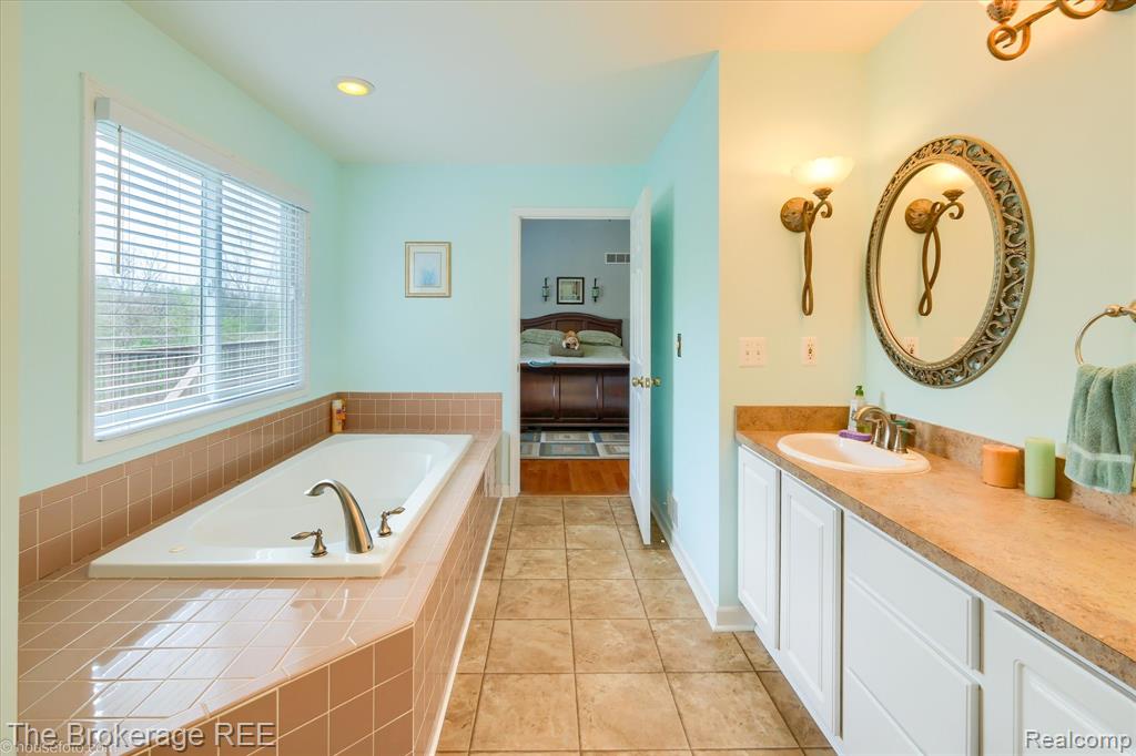 10047 Fox Run Drive, Davison, MI 48423 — Photo 44