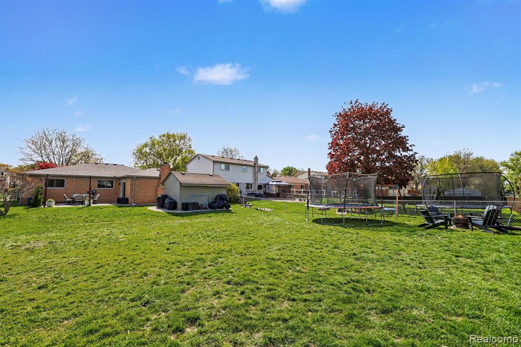47391 Kathleen Road, Macomb, MI 48044 — Photo 23