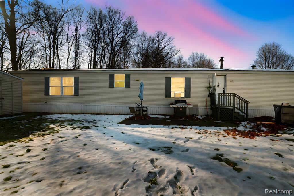 351 North Squirrel Road #207, Auburn Hills, MI 48326 — front exterior