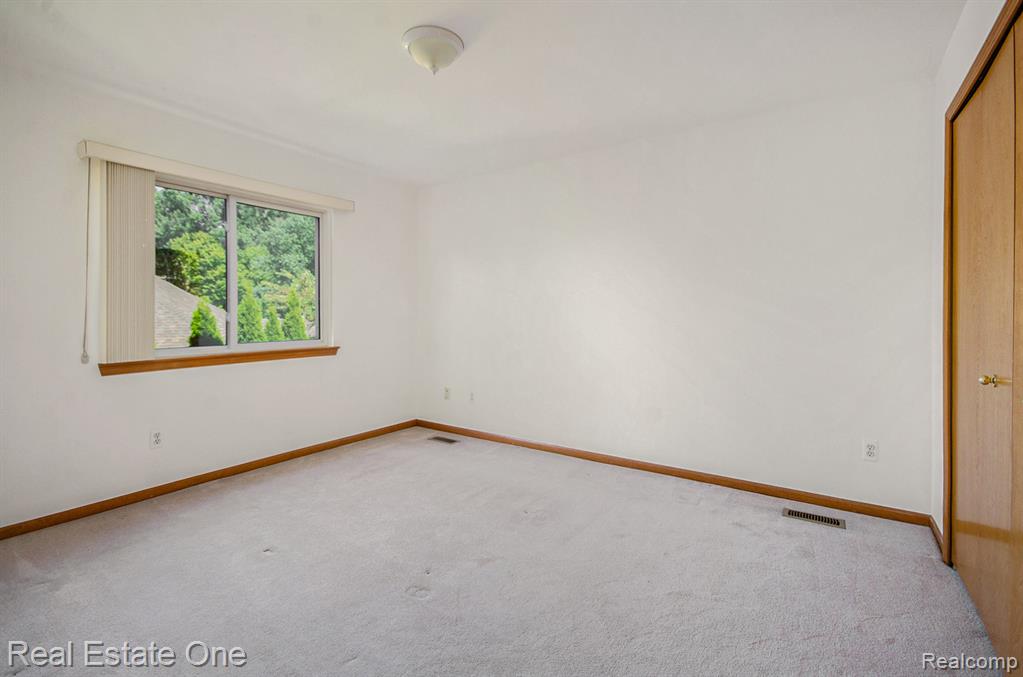 47935 Remington Court, Chesterfield, MI 48047 — Photo 31