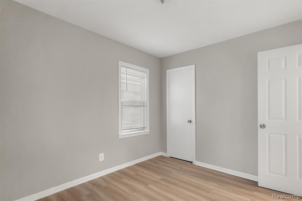 8499 MEADOW Avenue, Warren, MI 48089 — Photo 19
