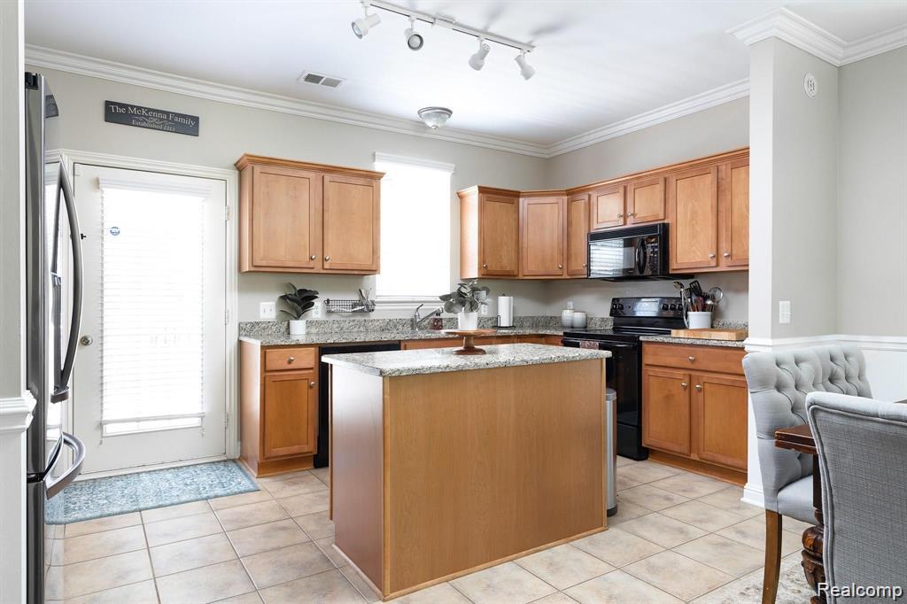 45630 Altz Street, Utica, MI 48315 — Photo 11