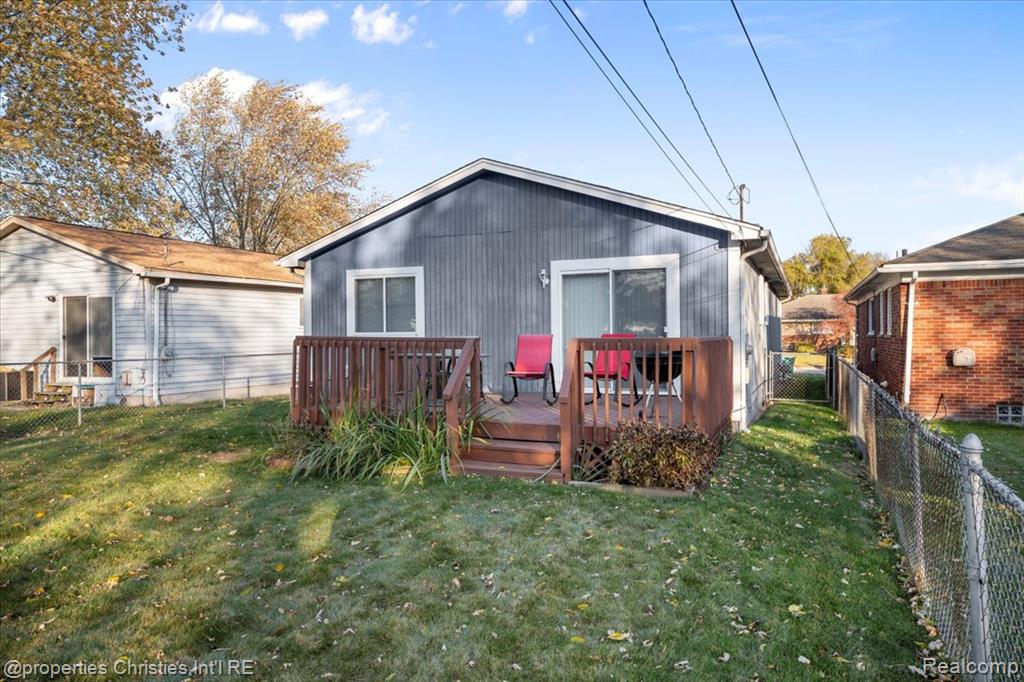 24289 Dale Avenue, Eastpointe, MI 48021 — Photo 33