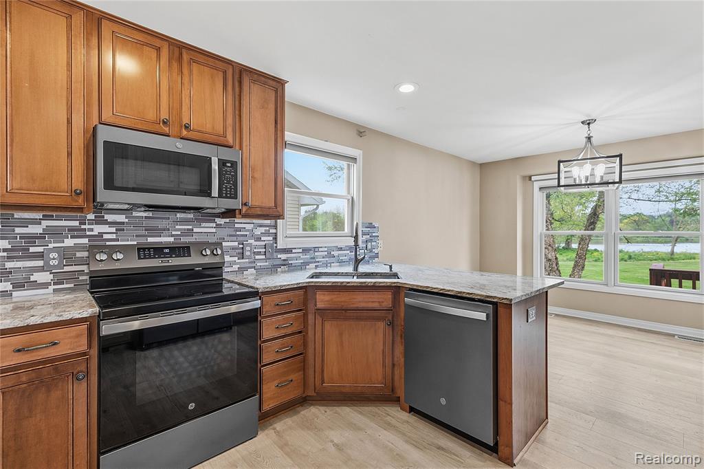 1171 Creekside Court, Burton, MI 48509 — Photo 12