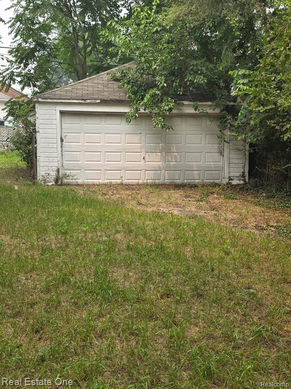 8728 W 7 Mile Road - Photo 2