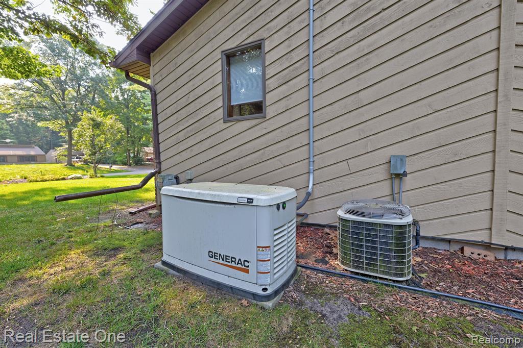 2225 LYNN Road, Sanford, MI 48657 — Photo 81