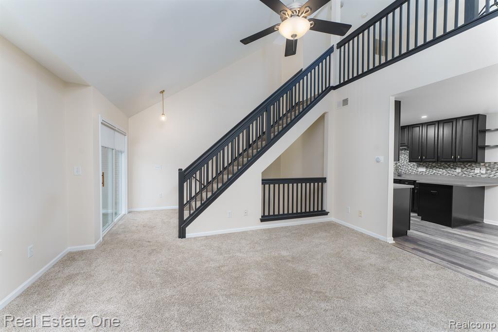 776 AMBERLY Drive, Unit B, Waterford, MI 48328 — Photo 5