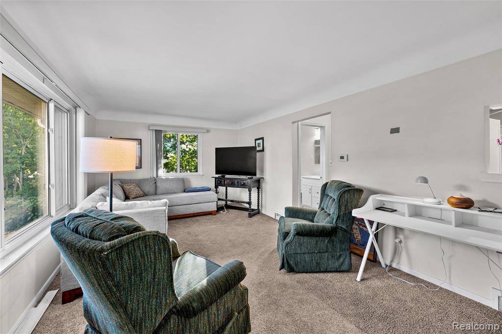 42 Gladwin Avenue, Clawson, MI — Photo 9