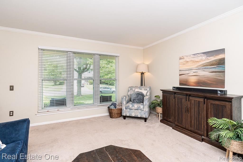 606 Whitney Drive, Rochester Hills, MI 48307 — Photo 5
