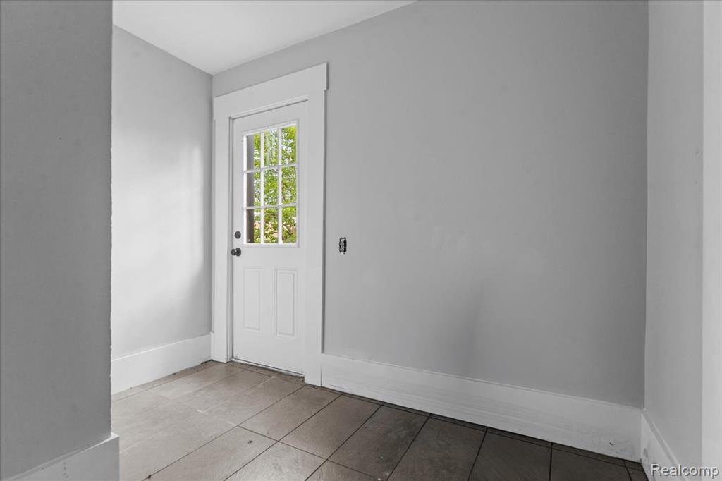 58 E Philadelphia Street E, Detroit, MI 48202 — Photo 20
