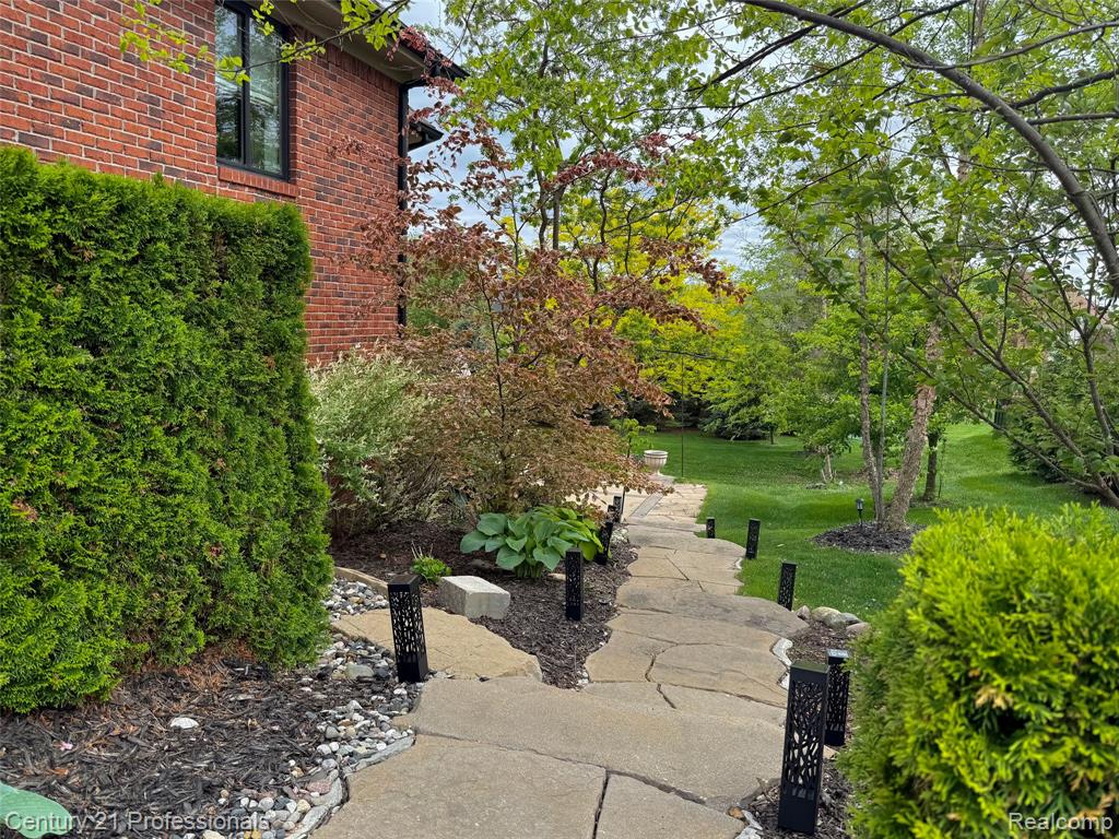 8814 PRESTWICK Lane, Washington, MI 48095 — Photo 45