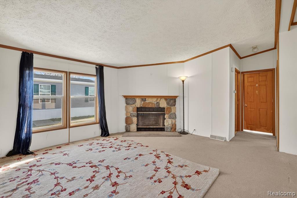 3612 Hawthorne St, Clarkston, MI 48348 — Photo 8