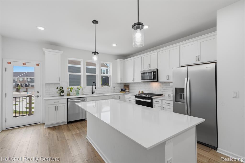43034 Atwood Avenue, Novi, MI — Photo 11