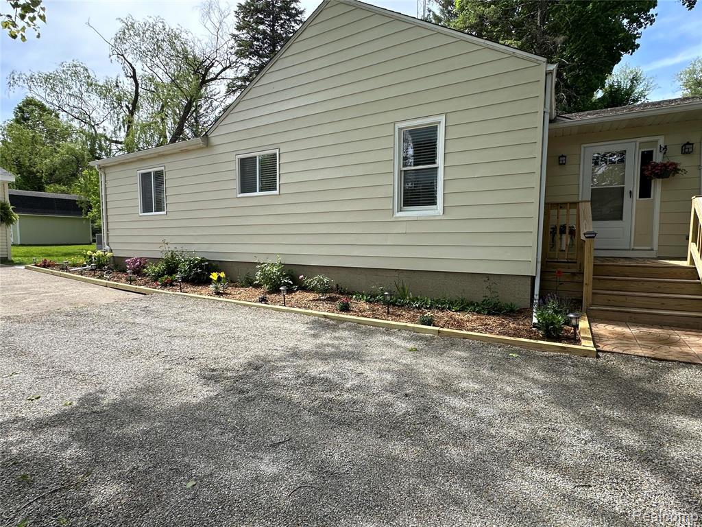 6161 River Road, Flushing, MI 48433 — Photo 9