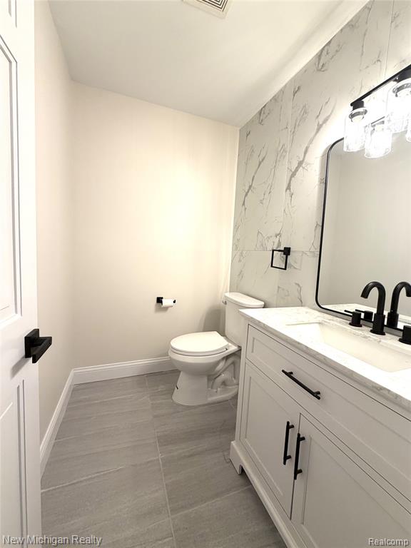 650 Deerfield Court, Rochester Hills, MI 48309 — Photo 17