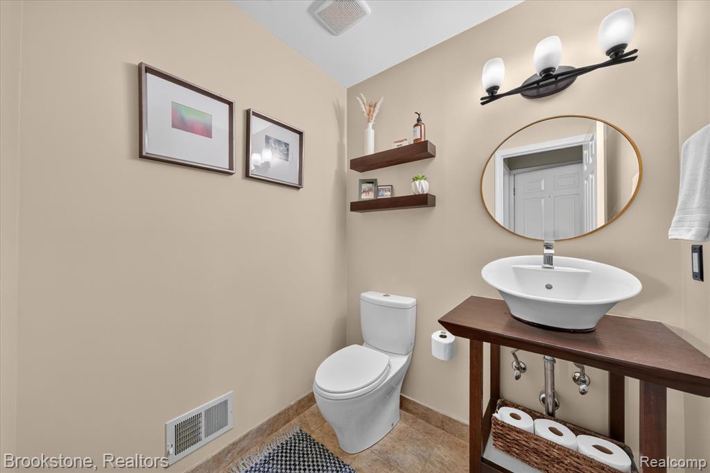 6730 Longhurst Drive, Clarkston, MI — Photo 17