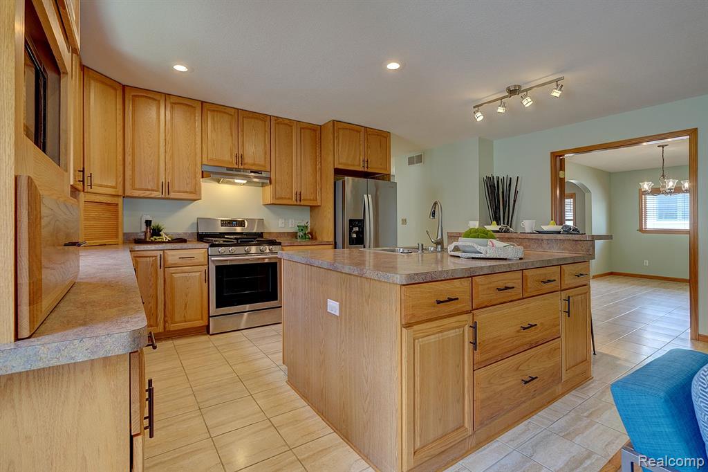 2540 SOUTHLAWN Street, Ypsilanti, MI 48197 — Photo 16