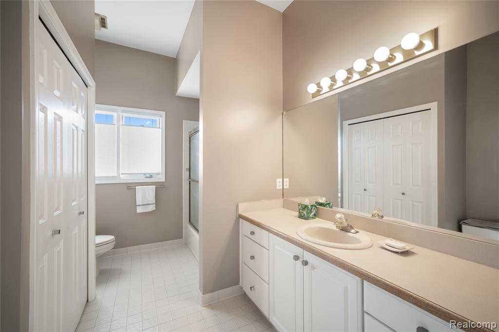 9833 Rolling Greens Drive, Pinckney, MI 48169 — Photo 20