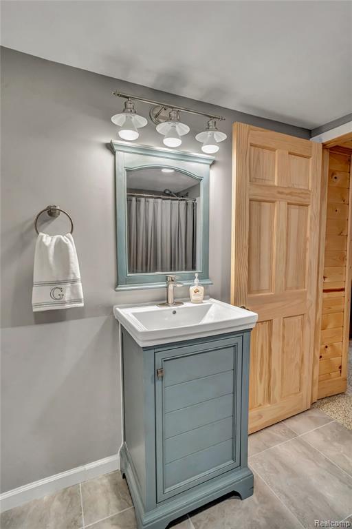 533 Bellevue Avenue, Lake Orion, MI 48362 — Photo 52