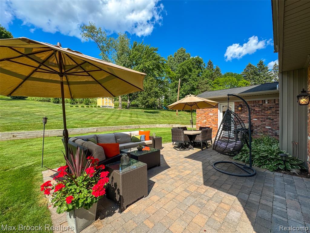 6907 W Knollwood Circle, West Bloomfield, MI — Photo 37
