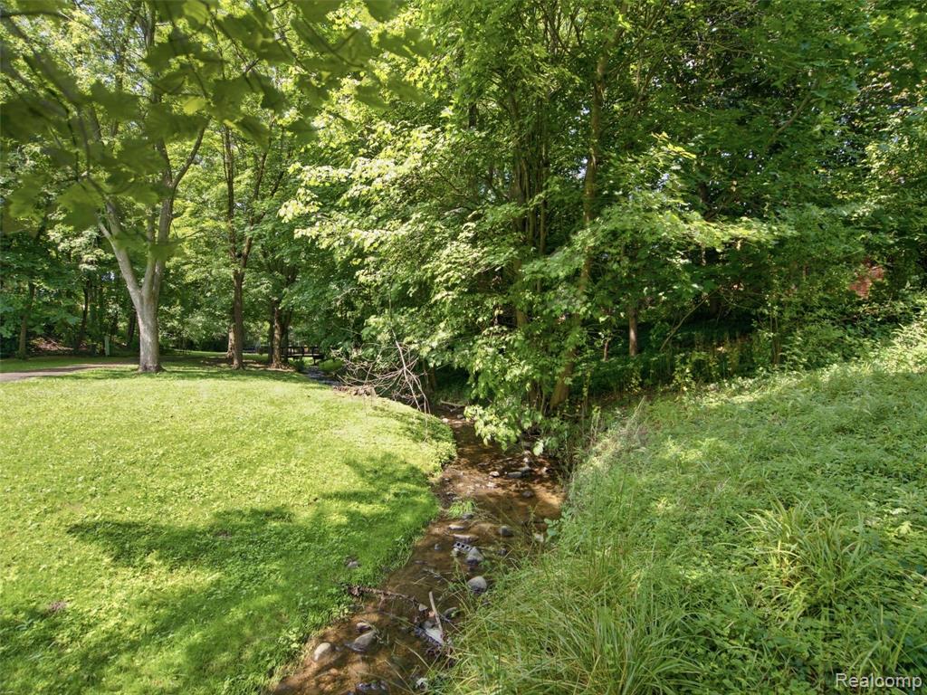 4367 Yorktown Drive, West Bloomfield, MI 48323 — Photo 48